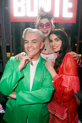 Twenty4tim, Klaudia Giez und Rebecca Kunikowski beim Bunte New Faces Award Music 2022 im The Reed. Berlin, 05.05.2022