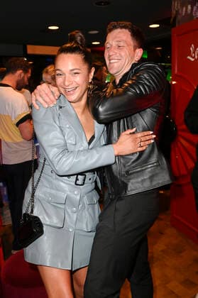 Taneshia Abt und Artjom Gilz beim Bunte New Faces Award Music 2022 im The Reed. Berlin, 05.05.2022