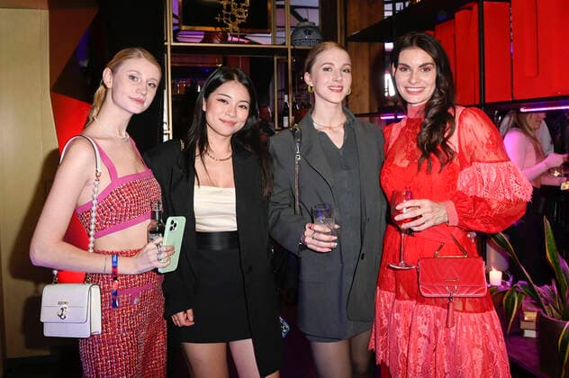 Trixi Giese, Gast, Ambre Vallet und Rebecca Kunikowski beim Bunte New Faces Award Music 2022 im The Reed. Berlin, 05.05.2022