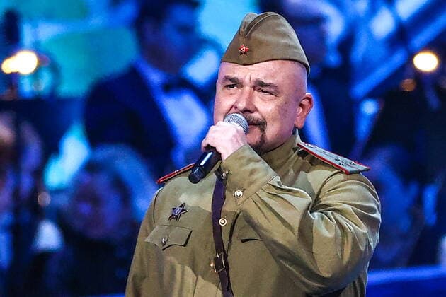 MOSCOW, RUSSIA - MAY 6, 2022: Singer Sergei Trofimov performs in a concert titled Lessons of History at the State Kremlin Palace, in the run-up to Victory Day marking the 77th anniversary of Allied Victory in WWII. The concert features popular Russian theater and film artists, while most of the spectators are WWII war and labour veterans. Artyom Geodakyan TASS  TS12FF22