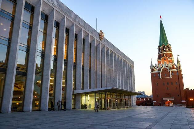 MOSCOW, RUSSIA - MAY 6, 2022: An outside view of the State Kremlin Palace, the venue of a concert titled Lessons of History , in the run-up to Victory Day marking the 77th anniversary of Allied Victory in WWII. The concert features popular Russian theater and film artists, while most of the spectators are WWII war and labour veterans. Artyom Geodakyan TASS  TS12FF39