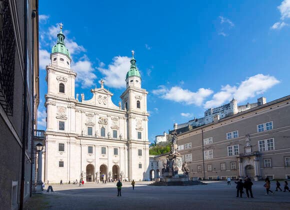Salzburger Dom (Salzburg Cathedral), square Domplatz, Marian Column Salzburg Salzburg Austria Flachgau