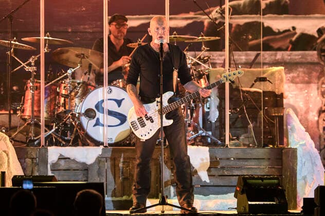 Björn Both von Santiano live bei einem Konzert der Wenn die Kälte kommt -Tour in der ZAG Arena. Hannover, 07.05.2022