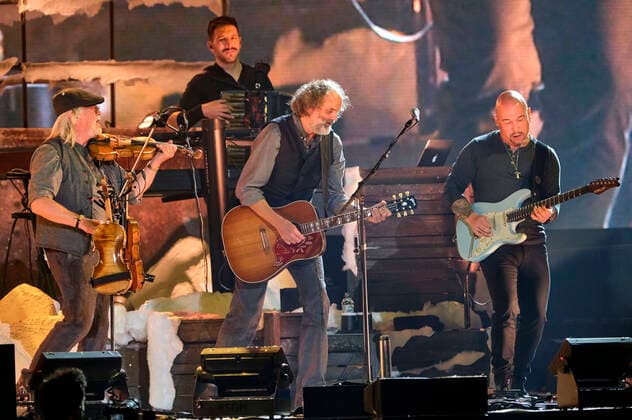Santiano live bei einem Konzert der Wenn die Kälte kommt -Tour in der ZAG Arena. Hannover, 07.05.2022