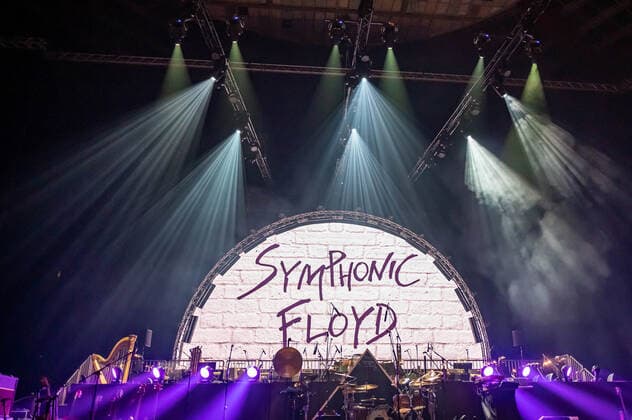 Symphonic Floyd bring Pink Floyd Klassiker mit Orchester Symphonie Floyd spielt in der Dortmunder Westfalenhalle Hits von Pink Floyd. Die Hagener Band Green, bestehend zum Teil aus Musikern der Bands Extrabreit und Grobschnitt, bringt mit dem Philharmonischen Orchesters Hagen und Support durch den Philharmonischen Chor und durch einen Kinderchor bekannte Titel der Progessive- und Pschyedelic Rockband Pink Floyd auf die Bühne der fast ausverkauften Westfalenhalle. Dortmund Nordrhein-Westfalen Kreisfreie Stadt Deutschland