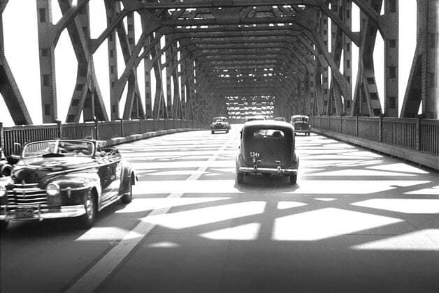 Cars traveling on Pulaski Skyway from New York City, New York to New Jersey, USA, Marion Post Wolcott, U.S. Office of War Information U.S. Farm Security Administration, May 1941  Copyright: xCircaxImagesx ghi-circa11022
