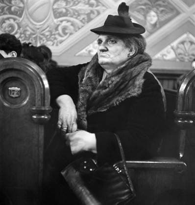 Woman attending Midnight Mass on Christmas Eve, St. Dominic s Church, Sullivan Street, New York City, New York, USA, Marjory Collins, U.S. Office of War Information U.S. Farm Security Administration, December 1942  Copyright: xCircaxImagesx ghi-circa11029