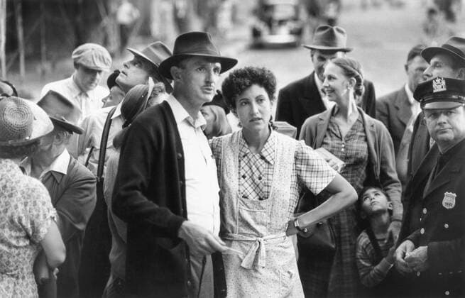 Michael Gross, Amy Aquino, on-set of the Film, Alan & Naomi , Triton Pictures, 1992  Copyright: xJTxVintagex jtv014848