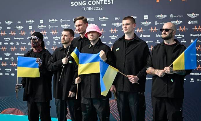 Entertainment Themen der Woche KW18 Entertainment Bilder des Tages TURIN 20220508 Kalush Orchestra, Ukraine, pose on the turquoise carpet during the opening ceremony of the Eurovision Song contest 2022 in Turin. Photo Jessica Gow TT code 10070 TURIN ITALY x10070x *** TURIN 20220508 Kalush Orchestra, Ukraine, pose on the turquoise carpet during the opening ceremony of the Eurovision Song contest 2022 in Turin Photo Jessica Gow TT code 10070 TURIN ITALY x10070x,  Copyright: xJessicaxGow TTx EUROVISION 2022 TURQUOISE CARPET