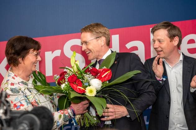 News Themen der Woche KW18 News Bilder des Tages Kiel, Deutschland 8. Mai 2022, Landtagswahl, Schleswig-Holstein hat gewählt! Impressionen von der CDU Wahlparty nach der ersten Prognose *** Kiel, Germany 8 May 2022, state election, Schleswig Holstein has elected Impressions of the CDU election party after the first forecast