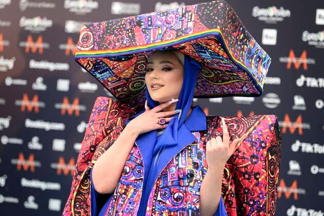 Entertainment Themen der Woche KW18 Entertainment Bilder des Tages TURIN 20220508 Ronela Hajati from Albania poses on the turquoise carpet during the opening ceremony of the Eurovision Song Contest 2022 in Turin. Photo Jessica Gow TT code 10070 TURIN ITALY x10070x *** TURIN 20220508 Ronela Hajati from Albania poses on the turquoise carpet during the opening ceremony of the Eurovision Song Contest 2022 in Turin Photo Jessica Gow TT code 10070 TURIN ITALY x10070x,  Copyright: xJessicaxGow TTx EUROVISION SONG CONTEST 2022