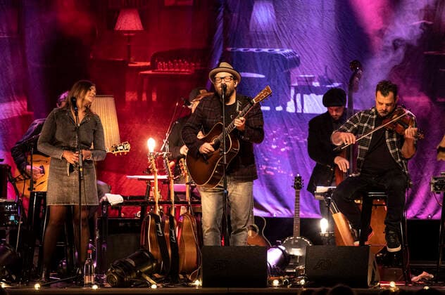 Entertainment Bilder des Tages Gregor Meyle live bei einem Konzert seiner Unplugged Tour im Kaisersaal. Erfurt, 08.05.2022