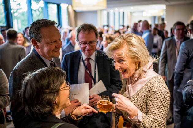 Entertainment Bilder des Tages Energy minister Tinne Van der Straeten and Princess Astrid of Belgium pictured during the Belgian official reception, on day one of the economic trade mission to the United Kingdom, in London, Monday 09 May 2022. With over 400 participants, 214 companies and organizations and four days of activities in the Greater London Area, this mission is one of the largest ever organised by the Belgian Foreign Trade Agency.  JASPERxJACOBS 34670284