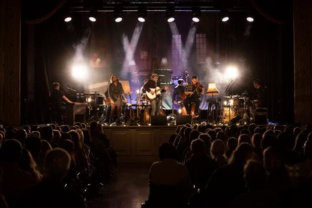 Gregor Meyle live bei einem Konzert seiner Unplugged Tour im Kaisersaal. Erfurt, 08.05.2022