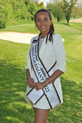 24. Europa-Park EAGLES Golf Cup. Domitila Barros ( Miss Germany 2022 ) anläßlich des 24. Europa-Park EAGLES Golf Cup am 09.05.2022 beim Golfclub Breisgau in Herbolzheim-Tutschfelden. 20220509MWI17488