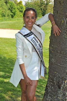 24. Europa-Park EAGLES Golf Cup. Domitila Barros ( Miss Germany 2022 ) anläßlich des 24. Europa-Park EAGLES Golf Cup am 09.05.2022 beim Golfclub Breisgau in Herbolzheim-Tutschfelden. 20220509MWI17480