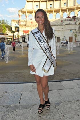 24. Europa-Park EAGLES Golf Cup. Domitila Barros ( Miss Germany 2022 ) anläßlich des 24. Europa-Park EAGLES Golf Cup am 09.05.2022 beim Golfclub Breisgau in Herbolzheim-Tutschfelden. 20220509MWI17574