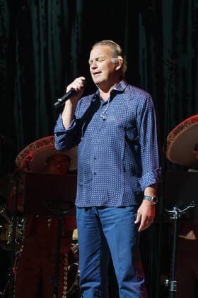 Bertin Osborne Performs In Madrid, Spain Spanish singer Bertin Osborne performs on stage at the Calderon Theater on May 09, 2022 in Madrid, Spain. Madrid Spain  Copyright: xOscarxGonzalezx originalFilename: gonzalez-notitle220509_npVPq.jpg