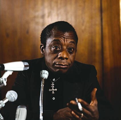 JAMES BALDWIN James Baldwin, berühmter amerikanischer Schriftsteller und Bürgerrechtler, Portraitaufnahme bei einer Pressekonferenz in Deutschland, circa 1968. James Baldwin, one of the most important American writers of the 20th century and civil rights activist, portrait shot at a press conference in Germany, circa 1968., Deutschland Copyright: kpa UnitedArchives55041620 EDITORIAL USE ONLY