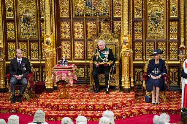 Bilder des Jahres 2022, Entertainment 05 Mai Entertainment Bilder des Tages . 10 05 2022. London, United Kingdom. Prince Charles and Camilla and Prince William at the State Opening of Parliament in London. Queen Elizabeth II missed the ceremony for the first time in 59 years because of mobility issues .  xi-Imagesx IIM-23390-0049