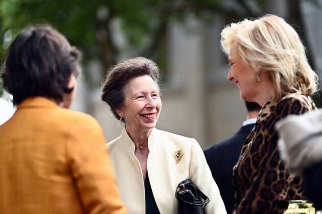 Entertainment Bilder des Tages Anne, the Princess Royal and Princess Astrid of Belgium pictured during a wreath-laying ceremony at the Edith Cavell Monument, on day two of the economic trade mission to the United Kingdom, in London, Tuesday 10 May 2022. With over 400 participants, 214 companies and organizations and four days of activities in the Greater London Area, this mission is one of the largest ever organised by the Belgian Foreign Trade Agency.  JASPERxJACOBS 34701245