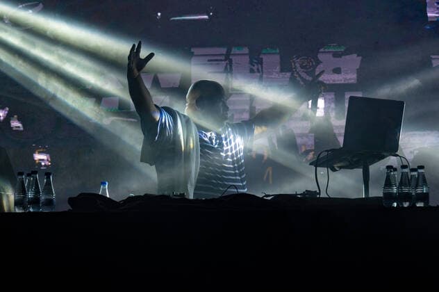 20220511 Maxwell und Joshi Mizu live im Mega Park PALMA, SPAIN - MAY 11 2022 : DJ VAN TELL at - Maxwell und Joshi Mizu live im Mega Park on May 11, 2022 in Palma, . Palma Baleares Spain