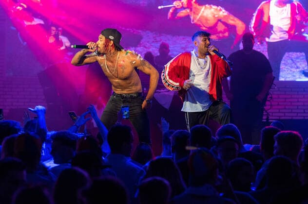 20220511 Maxwell und Joshi Mizu live im Mega Park PALMA, SPAIN - MAY 11 2022 : Maxwell (Rapper) - Maxwell Kwabena Schaden und Joshi Mizu - Josef Valenzuela at - Maxwell und Joshi Mizu live im Mega Park on May 11, 2022 in Palma, . Palma Baleares Spain