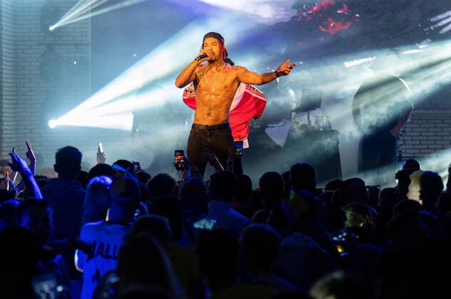 20220511 Maxwell und Joshi Mizu live im Mega Park PALMA, SPAIN - MAY 11 2022 : Maxwell (Rapper) - Maxwell Kwabena Schaden und Joshi Mizu - Josef Valenzuela at - Maxwell und Joshi Mizu live im Mega Park on May 11, 2022 in Palma, . Palma Baleares Spain