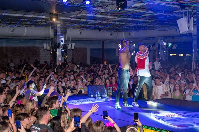 20220511 Maxwell und Joshi Mizu live im Mega Park PALMA, SPAIN - MAY 11 2022 : Maxwell (Rapper) - Maxwell Kwabena Schaden und Joshi Mizu - Josef Valenzuela at - Maxwell und Joshi Mizu live im Mega Park on May 11, 2022 in Palma, . Palma Baleares Spain