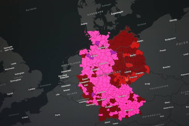 Dashboard des RKI, die 7-Tage-Inzidenz liegt nun bei 507,1 7-Tage-Inzidenz, Dashboard des RKI auf einem Monitor am 11.05.2022 in Siegen Deutschland.