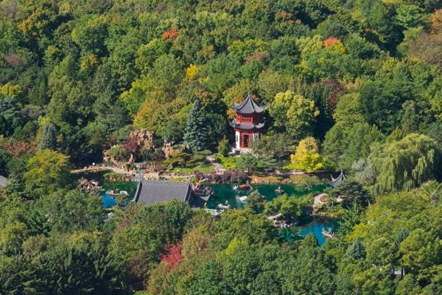 Botanischer Garten, Blick vom Olympia-Center, Montreal, Kanada, Nordamerika *** Botanical Garden, view from Olympia Center, Montreal, Canada, North America Copyright: imageBROKER ErhardxNerger ibxenh08274380.jpg