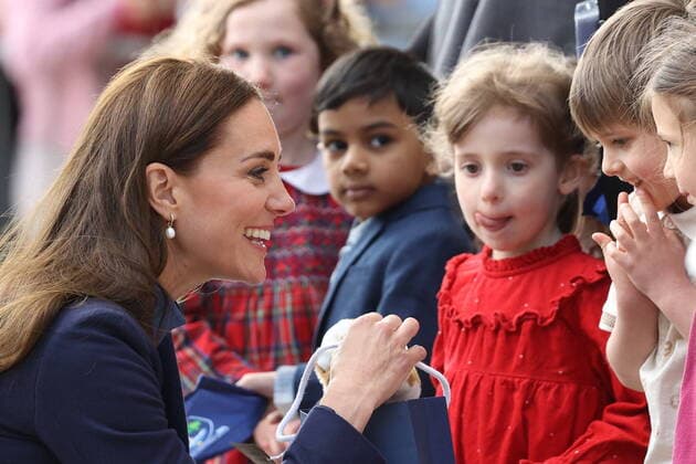 Entertainment Bilder des Tages Prinz William und Herzogin Kate in Schottland, Besuch in Glasgow . 11 05 2022. Glasgow , United Kingdom. Prince William & Kate Middleton, the Duke and Duchess of Cambridge, at the University of Glasgow in Scotland, United Kingdom.  xStephenxLockx xi-Imagesx IIM-23395-0008