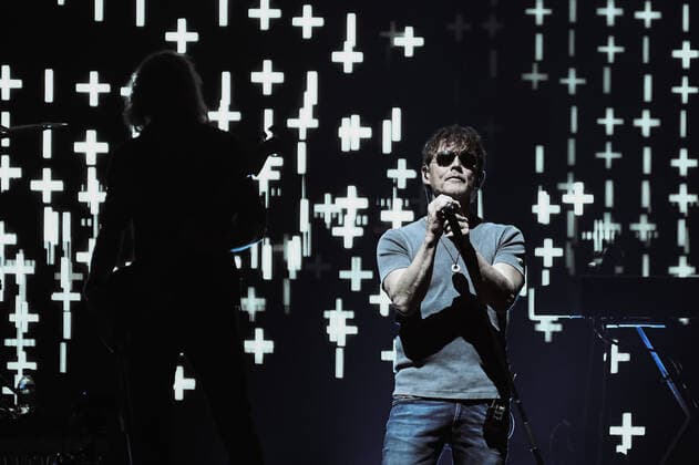 Entertainment Bilder des Tages A-ha Konzert in Berlin 11.05.2022, xlakx, Entertaiment Musik Pop, a-ha emspor, v.l.Die norwegische Band a-ha um Saenger Morten Harket (M) tritt in der Mercedes Benz Arena auf. Deutschlandtournee play hunting high and low . Berlin
