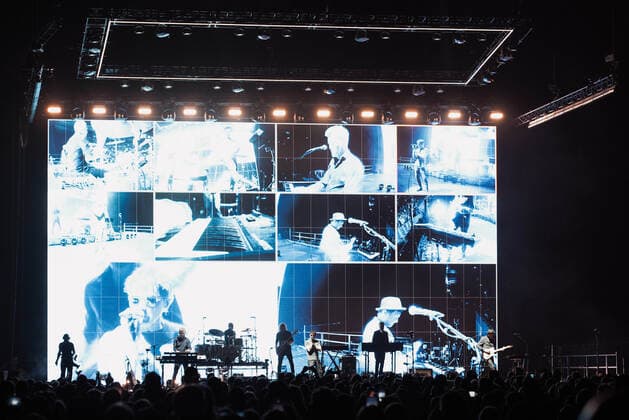 Entertainment Bilder des Tages 11.05.2022, xlakx, Entertaiment Musik Pop, a-ha emspor, v.l.Die norwegische Band a-ha um Saenger Morten Harket (M) tritt in der Mercedes Benz Arena auf. Deutschlandtournee play hunting high and low . Berlin