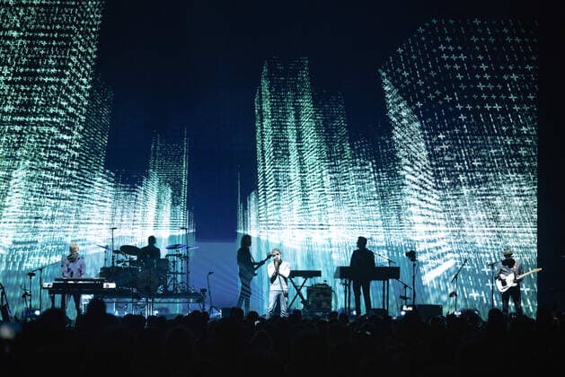11.05.2022, xlakx, Entertaiment Musik Pop, a-ha emspor, v.l.Die norwegische Band a-ha um Magne Furuholmen,Saenger Morten Harket und Paul Waaktaar-Savoy tritt in der Mercedes Benz Arena auf. Deutschlandtournee play hunting high and low . Berlin