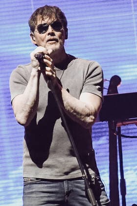 11.05.2022, xlakx, Entertaiment Musik Pop, a-ha emspor, v.l.Die norwegische Band a-ha um Saenger Morten Harket (M) tritt in der Mercedes Benz Arena auf. Deutschlandtournee play hunting high and low . Berlin