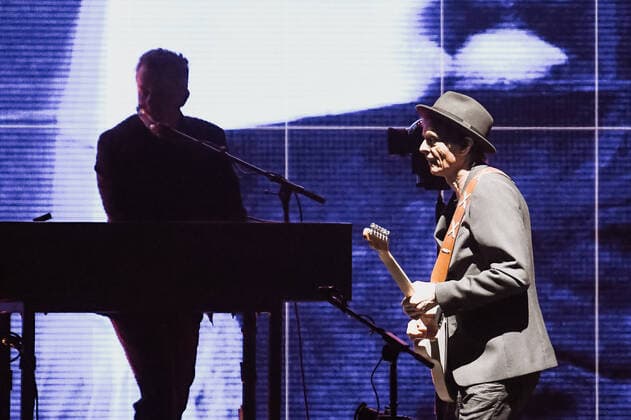 11.05.2022, xlakx, Entertaiment Musik Pop, a-ha emspor, v.l.Die norwegische Band a-ha um Paul Waaktaar-Savoy tritt in der Mercedes Benz Arena auf. Deutschlandtournee play hunting high and low . Berlin