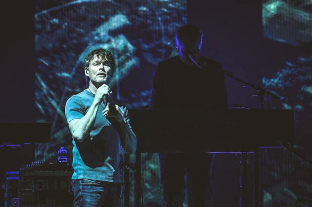 11.05.2022, xlakx, Entertaiment Musik Pop, a-ha emspor, v.l.Die norwegische Band a-ha um Saenger Morten Harket (M) tritt in der Mercedes Benz Arena auf. Deutschlandtournee play hunting high and low . Berlin