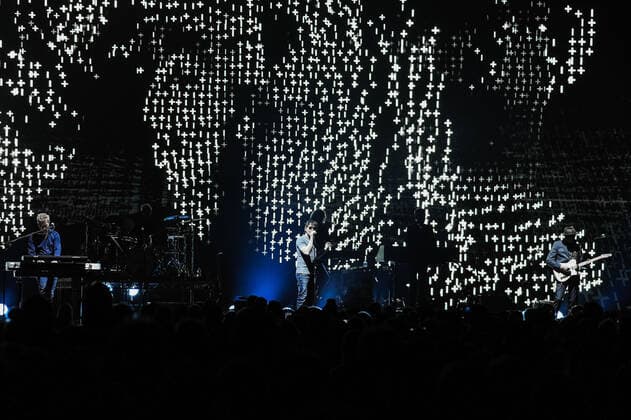 11.05.2022, xlakx, Entertaiment Musik Pop, a-ha emspor, v.l.Die norwegische Band a-ha um Magne Furuholmen ,Saenger Morten Harket und Paul Waaktaar-Savoy tritt in der Mercedes Benz Arena auf. Deutschlandtournee play hunting high and low . Berlin