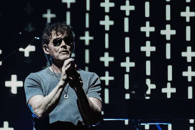 11.05.2022, xlakx, Entertaiment Musik Pop, a-ha emspor, v.l.Die norwegische Band a-ha um Saenger Morten Harket (M) tritt in der Mercedes Benz Arena auf. Deutschlandtournee play hunting high and low . Berlin