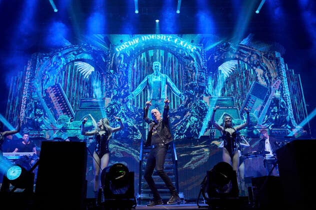 Michael Simon , H.P.Baxter und Sebastian Schilde von Scooter live bei einem Konzert der God Save The Rave -Tour in der ZAG Arena. Hannover, 11.05.2022