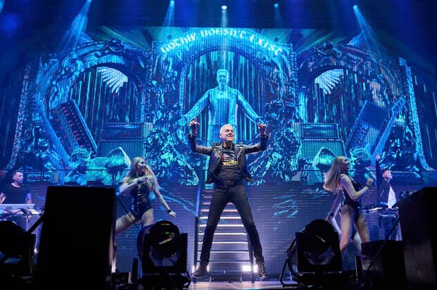 Michael Simon , H.P.Baxter und Sebastian Schilde von Scooter live bei einem Konzert der God Save The Rave -Tour in der ZAG Arena. Hannover, 11.05.2022