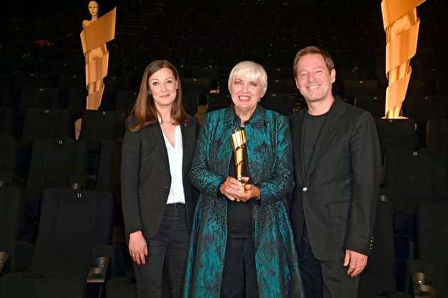 Bilder des Jahres 2022, Entertainment 05 Mai Entertainment Bilder des Tages Badiucao Austellung in Prag Alexandra Maria Lara, Claudia Roth und Florian Gallenberger bei der Bekanntgabe der Nominierungen für den Deutschen Filmpreis 2022 im Kino in der KulturBrauerei. Berlin, 12.05.2022 *** Alexandra Maria Lara, Claudia Roth and Florian Gallenberger at the announcement of the nominations for the German Film Award 2022 at the cinema in the KulturBrauerei Berlin, 12 05 2022 Foto:xF.xKernx xFuturexImage