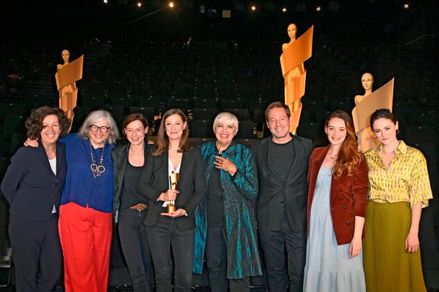 Maria Köpf, Claudia Loewe, Anne Leppin, Alexandra Maria Lara, Claudia Roth, Florian Gallenberger, Maria Ehrich und Lea van Acken bei der Bekanntgabe der Nominierungen für den Deutschen Filmpreis 2022 im Kino in der KulturBrauerei. Berlin, 12.05.2022