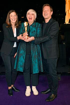 Alexandra Maria Lara, Claudia Roth und Florian Gallenberger bei der Bekanntgabe der Nominierungen für den Deutschen Filmpreis 2022 im Kino in der KulturBrauerei. Berlin, 12.05.2022