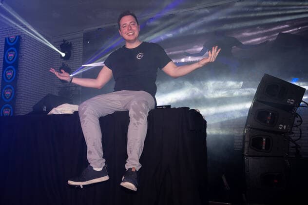 20220512 HBz Music live im Mega Park PALMA, SPAIN - MAY 12 2022 : Nils Schedler at - HBz Music live im Mega Park on May 12, 2022 in Palma, . Palma Baleares Spain
