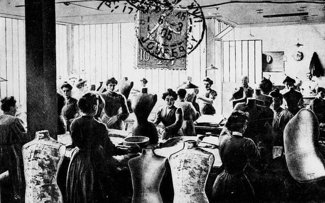 French seamstresses in a tailoring sweatshop French seamstresses in a tailoring sweatshop or factory circa 1890-1900 Copyright: xPhoto12 AnnxRonanxPicturexLibraryx ARP15A02_359