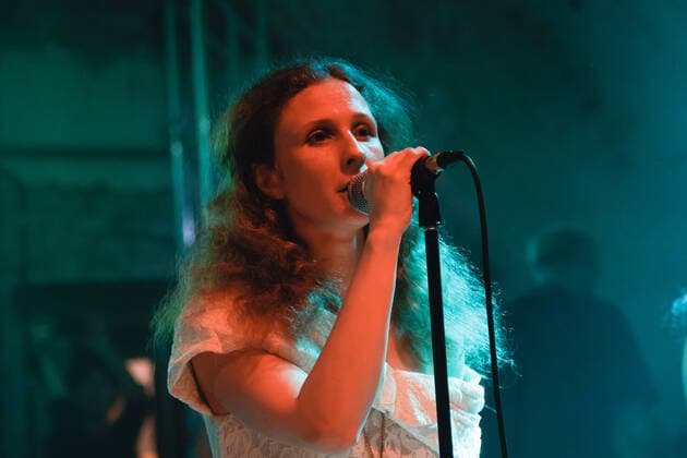 Marija Wladimirowna Aljochina, Pussy Riot, beim Konzert der Tour Pussy Red im Funkhaus am 12.05.2022 in Berlin. Pussy Riot Konzert in Berlin