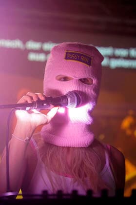 Pussy Riot live bei einem Konzert der Riot Days Tour in der Shedhalle im Funkhaus Berlin. Berlin, 12.05.2022