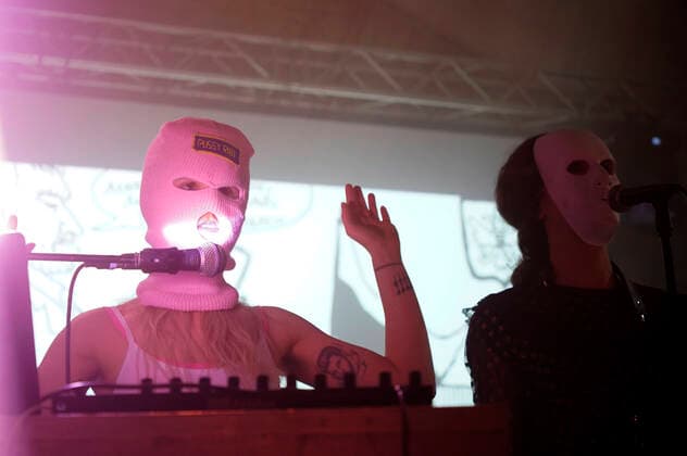 Pussy Riot live bei einem Konzert der Riot Days Tour in der Shedhalle im Funkhaus Berlin. Berlin, 12.05.2022